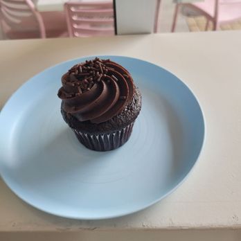 Lady Quack's Cakery - Chocolate cupcake - Custom Cakes Near Me - Austin, Texas Lady Quack's Cakery - Chocolate cupcake - Custom Cakes Near Me - Austin, Texas