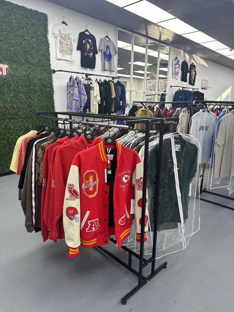 THE VAULT Shoe Store in Kansas City, Missouri at 1714 West 39th St