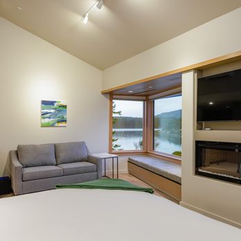 The Village Inn - Hotels Near Me - Eastsound, Washington