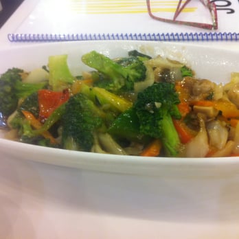 Joy Yee Noodle - veggies were supposed to be medium. no real flavor. - Chinese Near Me - Chicago, Illinois