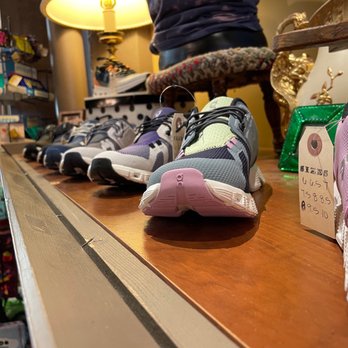 shoo - Shelf - Shoe Stores Near Me - Milwaukee, Wisconsin
