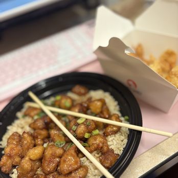 Pei Wei Asian Kitchen - NEW Firecracker Chicken and brown rice - Asian Fusion Near Me - Boca Raton, Florida Pei Wei Asian Kitchen - NEW Firecracker Chicken and brown rice - Asian Fusion Near Me - Boca Raton, Florida