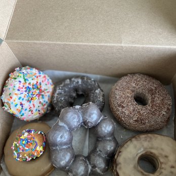Friendly Donuts - Celebrated National Donut Day with these yummy beauties - Donuts Near Me - Orange, California Friendly Donuts - Celebrated National Donut Day with these yummy beauties - Donuts Near Me - Orange, California