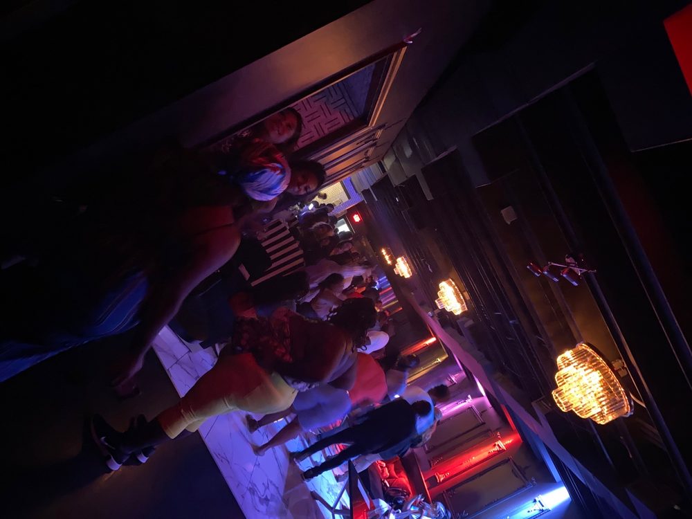 THE CHAMPAGNE ROOM CLOSED Updated May 2024 1009 N Rush St