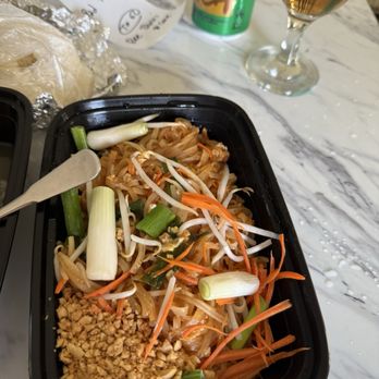 Dee Garden Thai Kitchen - Chicken Thai pad - Thai Near Me - West Jordan, Utah