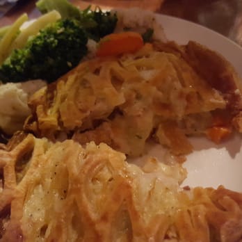 King Edward's Arms - Inside chicken pot pie - Chicken Wings Near Me - Markham, Ontario