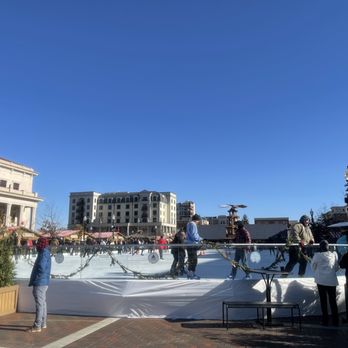 Carmel Christkindlmarkt - Ice skating rink - Skating Rinks Near Me - Carmel, Indiana Carmel Christkindlmarkt - Ice skating rink - Skating Rinks Near Me - Carmel, Indiana
