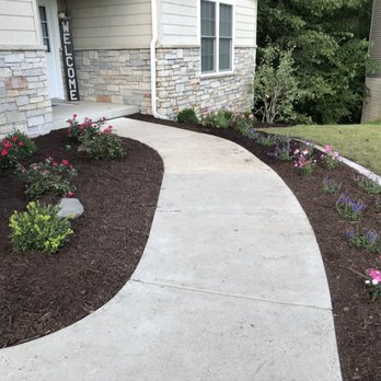 Lundahl Landscaping - the front yard of a home - Landscaping Near Me - Moline, Illinois