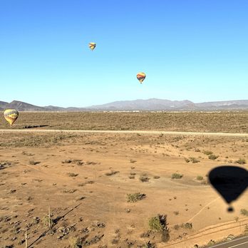 Hot Air Expeditions - Riding Over the Desert with Other Hot Air Balloons - Hot Air Balloons Near Me - Phoenix, Arizona Hot Air Expeditions - Riding Over the Desert with Other Hot Air Balloons - Hot Air Balloons Near Me - Phoenix, Arizona