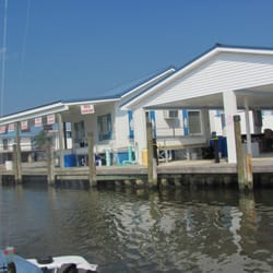 Terry's Live Bait - Pullin' up to Terry's Bait Shop!