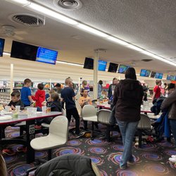 Lucky Strike Casino & Lounge - Bowling lanes - Full House