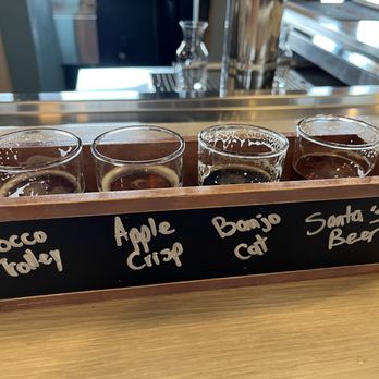 One Barrel Brewing - Beer flight - Breweries Near Me - Egg Harbor, Wisconsin
