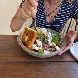 101 Grill & BBQ - Salad with tri-tip, came with nice garlicy bread too