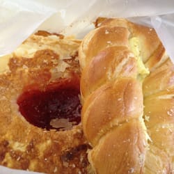 Super Mercado La Guadalupana - Some of the pastries they have