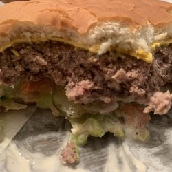 Lakeview Motel, RV Park, Grocery and Deli - Delicious burger