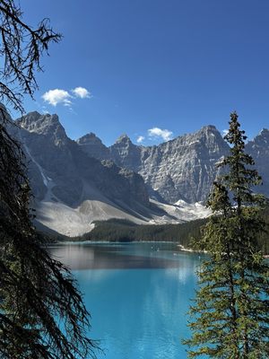 Moraine Lake by null