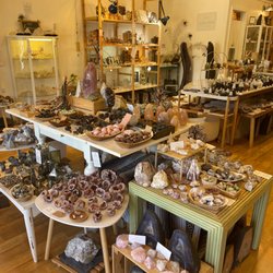 Lemuria Crystal Shop - Haleiwa - Amazing crystal