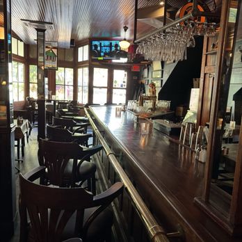 Alexander Michael's - Bar - American Near Me - Charlotte, North Carolina