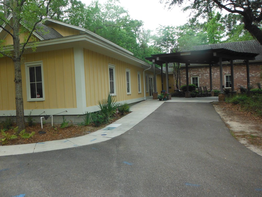 ROPER HOSPICE COTTAGE Updated September 2024 676 Wando Park Blvd
