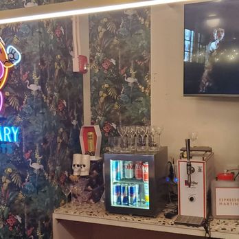Ra-Ra Rhino - Cocktail Bars Near Me - BROOKLYN, New York
