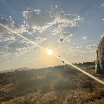 Uncorked Tours - balloons in the sky - Wine Tours Near Me - Temecula, California Uncorked Tours - balloons in the sky - Wine Tours Near Me - Temecula, California