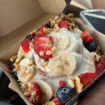 Cinnaholic - Customized- crème cream icing, bananas, strawberries, and blueberries topped with walnuts - Bakeries Near Me - Mansfield, Texas