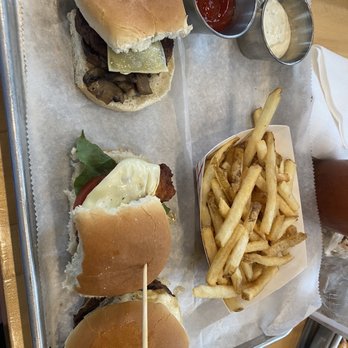 Slider Inn - Midtown - Nashville hot, mushroom Swiss, and big slider - Burgers Near Me - Memphis, Tennessee