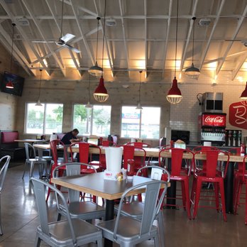 Slim Chickens - Lots of seating - Comfort Food Near Me - Helotes, Texas Slim Chickens - Lots of seating - Comfort Food Near Me - Helotes, Texas