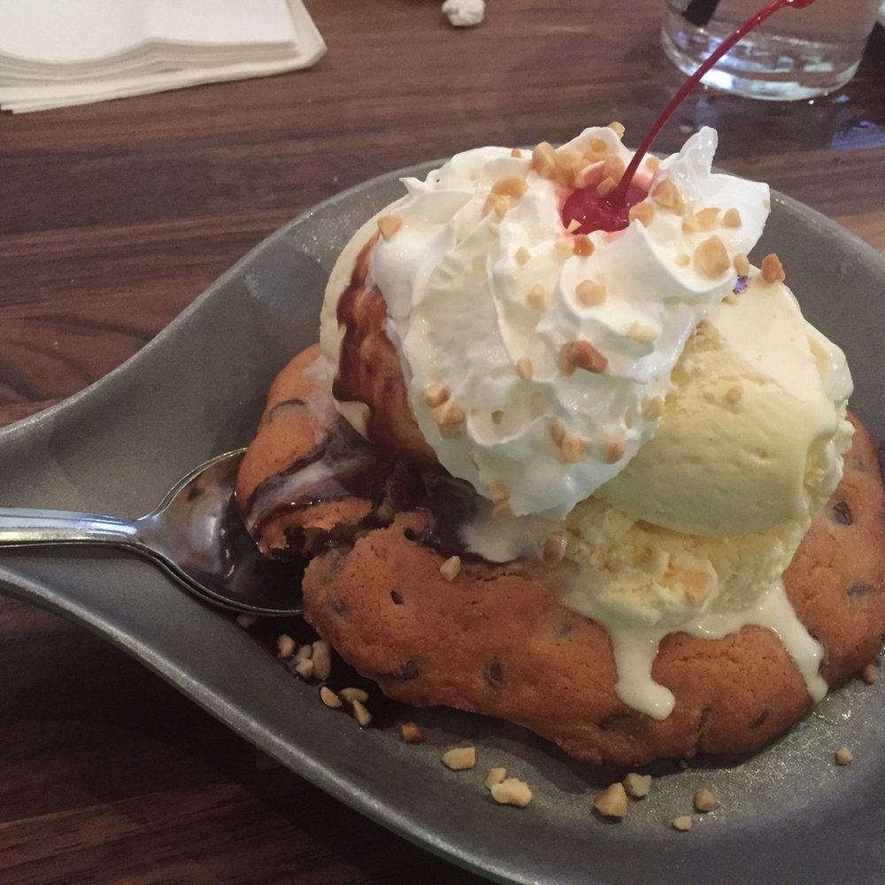 Cheddar's Scratch Kitchen - Hot Mouthwatering Monster Chocolate Chip Cookie w/Vanilla Ice Cream, Whipped Cream, and of course a CHERRY ON TOP! - American Near Me - Webster, Texas