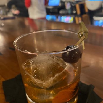botL - Cocktail Bars Near Me - New Kensington, Pennsylvania
