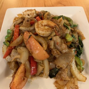Eattini Thai Kitchen - Drunken Noodles - Thai Near Me - Ellicott City, Maryland