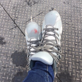 Blue Cross RiverRink - Rental skates - Skating Rinks Near Me - Philadelphia, Pennsylvania