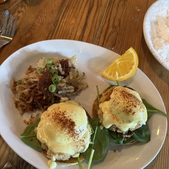 Octapas Cafe - Dungeness crab egg Benedict - Tapas/Small Plates Near Me - Olympia, Washington
