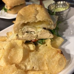 Wineot - Chicken pesto sandwich