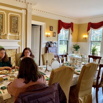 Charles Cheney Inn - Elegant first floor Dining room - Bed & Breakfast Near Me - Manchester, Connecticut Charles Cheney Inn - Elegant first floor Dining room - Bed & Breakfast Near Me - Manchester, Connecticut
