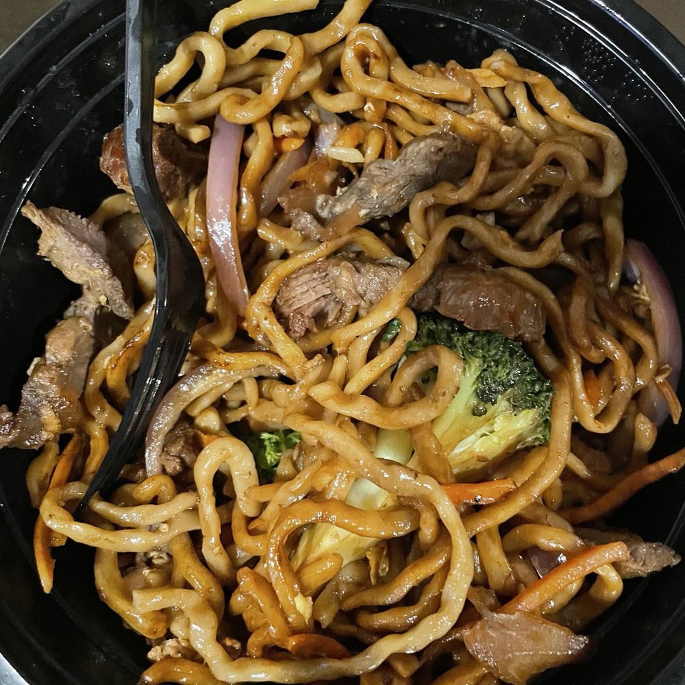 J's Kitchen - Beef lo main - Chinese Near Me - Naperville, Illinois J's Kitchen - Beef lo main - Chinese Near Me - Naperville, Illinois