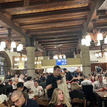 Zeughauskeller - Beer hall inside - Swiss Food Near Me - Zürich, ZH Zeughauskeller - Beer hall inside - Swiss Food Near Me - Zürich, ZH