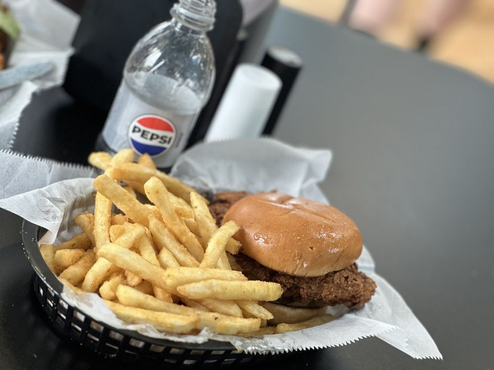 Beachside Bites Logo