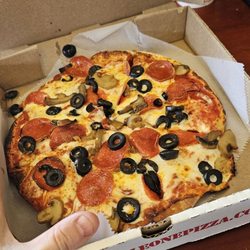 Eagle One Pizza - Small pizza , 10". Large lunch portion for one
