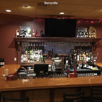 Nik's - Bar - Steakhouses Near Me - Berryville, Virginia