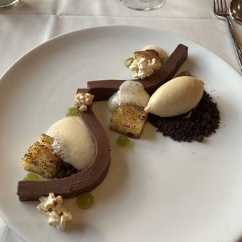 Cafe Nuovo - Toasted corn cake & dark chocolate ganache with tarragon gel, chocolate crumble, caramel corn, lime foam, chili sweet corn sherbet - New American Near Me - Providence, Rhode Island