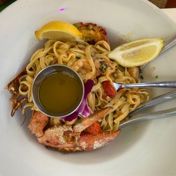 On Ocean 7 Cafe - New American Near Me - Miami Beach, Florida
