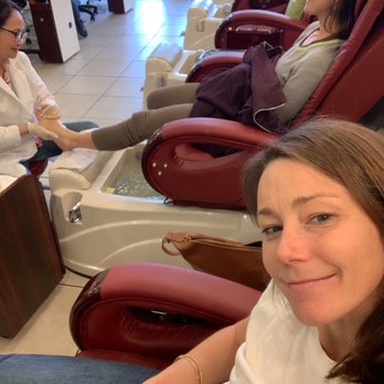 Leann's Nails - incredible way to spend a few hours on Xmas Eve! - Nail Salons Near Me - Alameda, California