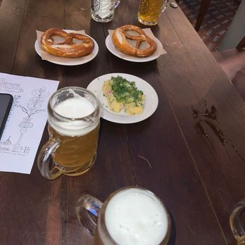 Sunset Beer Garden - Beer pretzel and potato salad - Beer Gardens Near Me - Los Angeles, California Sunset Beer Garden - Beer pretzel and potato salad - Beer Gardens Near Me - Los Angeles, California