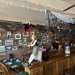 Maud's Tavern