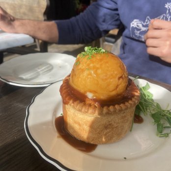 Pleasant House Pub - Steak and Ale Pie with Mashed Potatoes and Gravy - British Near Me - Chicago, Illinois Pleasant House Pub - Steak and Ale Pie with Mashed Potatoes and Gravy - British Near Me - Chicago, Illinois