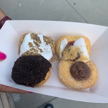 Simply Done Donuts - Food Trucks Near Me - Dunwoody, Georgia Simply Done Donuts - Food Trucks Near Me - Dunwoody, Georgia