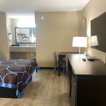 Super 8 by Wyndham Crestview - Hotels Near Me - Crestview, Florida Super 8 by Wyndham Crestview - Hotels Near Me - Crestview, Florida