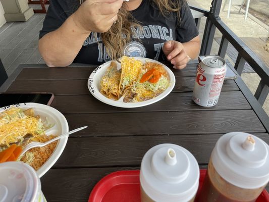 Don Carlos Taco Shop։ by null