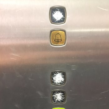Airth Castle Hotel - The beat up elevator. - Hotels Near Me